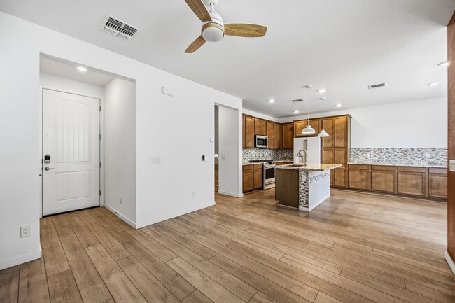 Photo - 4834 S Ferric