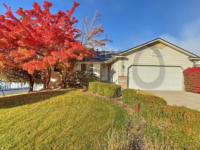 Building Photo - Beautiful Private Community Rancher