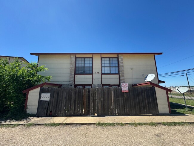 Building Photo - 1102 Covey Ln Unit # D