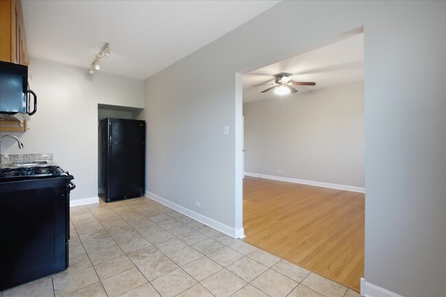 Photo - 414 Walnut St Unit 307
