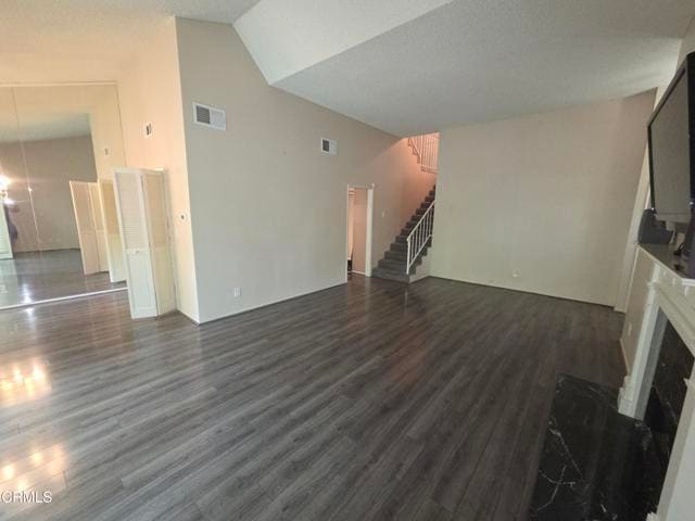 Photo - 204 Cordova St