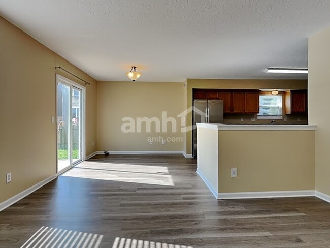 Photo - 5974 Marsh Cir