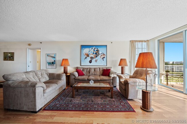 Photo - 3520 Oaks Way Unit 903