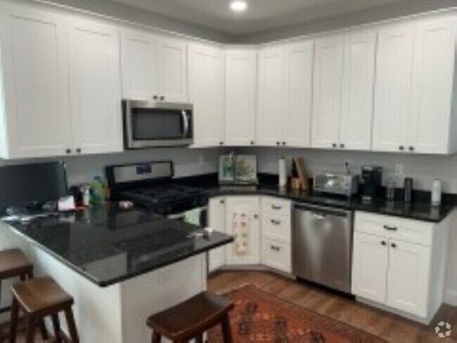 Building Photo - 38 Crescent Ave Unit 3 Rental