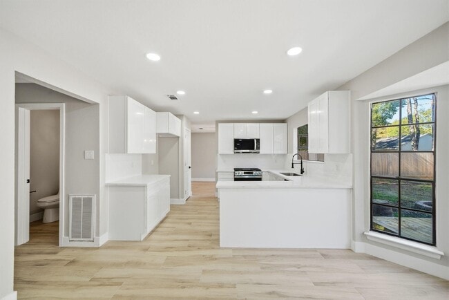 Photo - 22 Cricket Hollow Pl