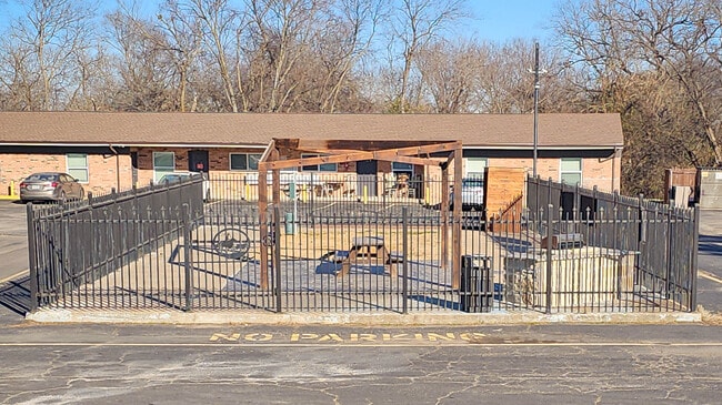 Photo - Texas Trails Apartments