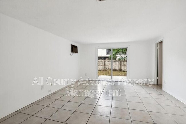 Photo - 1270 8th Ave NE