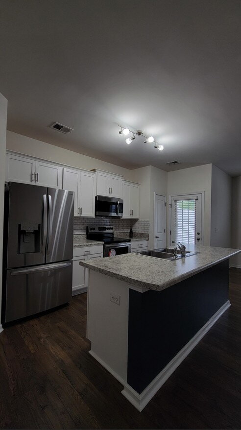 Photo - MOVE-IN SPECIAL! 1/2 OFF 1st MONTHS RENT.