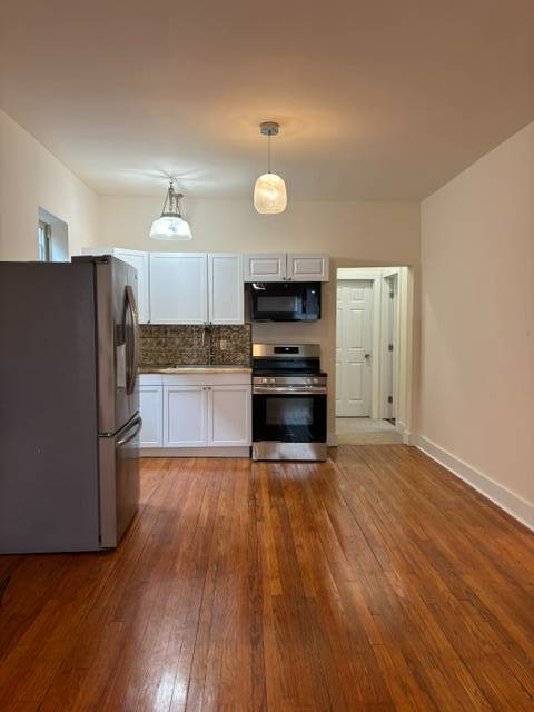 Photo - 762 Eastern Ave