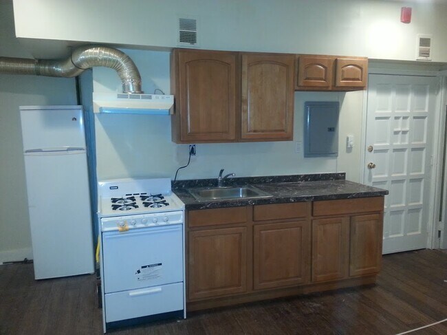 Photo - 184 E Huntingdon St