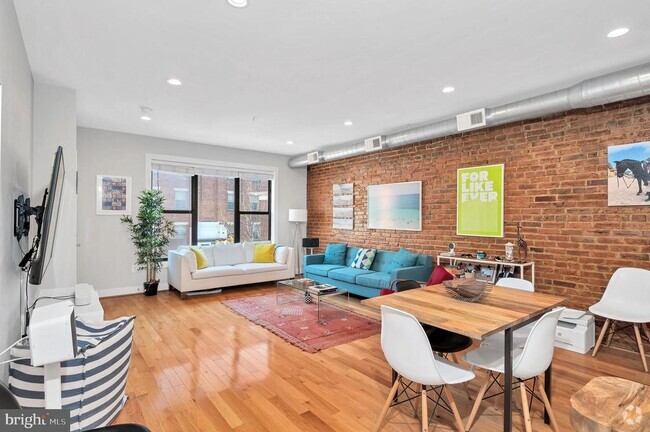 Building Photo - 2444 Ontario Rd NW Unit 2 Rental