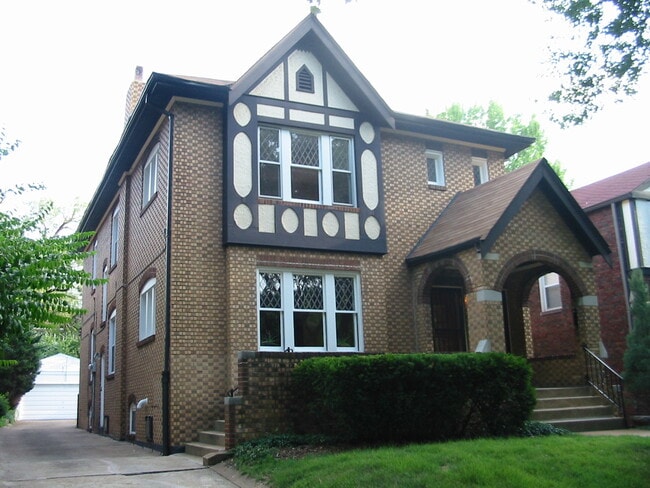 Photo - 7304 Lindell Blvd