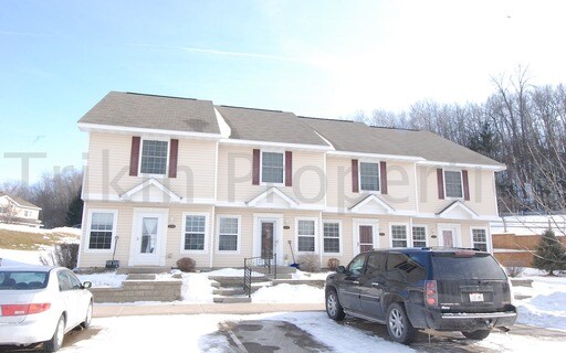 Photo - 1880 Fisher Way