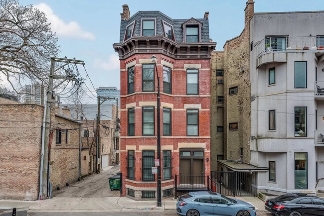 Edificio - 161 W Schiller St Unidad 4