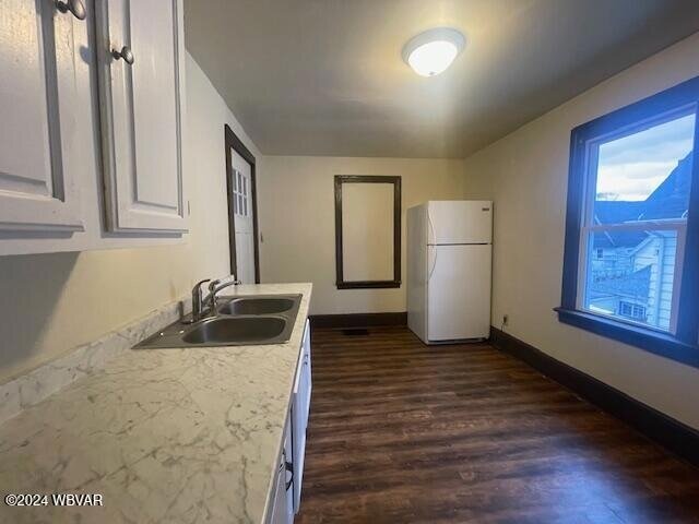 Photo - 816 Elmira St