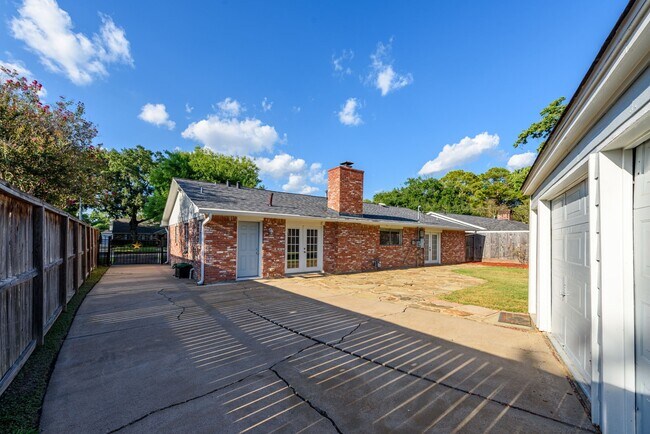 Photo - 10715 Wickersham Ln