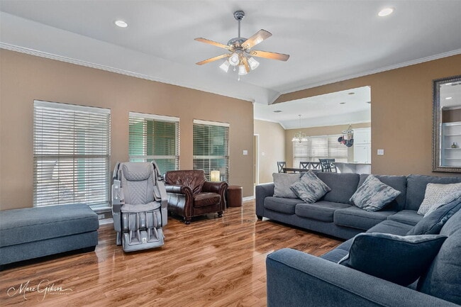 Photo - "Charming 3-Bed Sanctuary with Granite Countertops & Cozy Fireplace on Colonial Drive!"