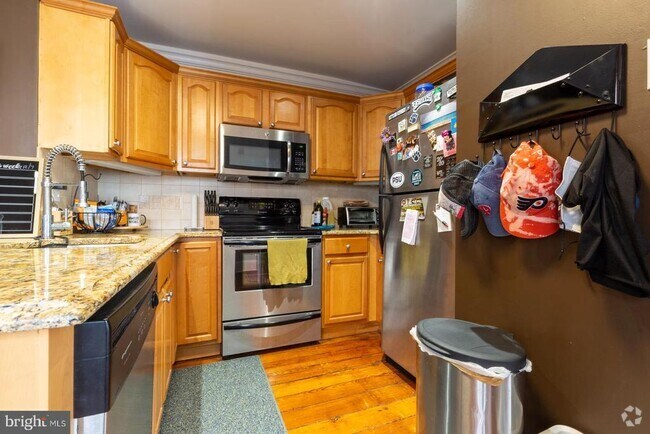 Building Photo - 1708 Pine St Unit 3R Rental