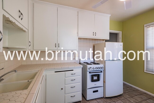 Photo - 2364 E Redondo Ave