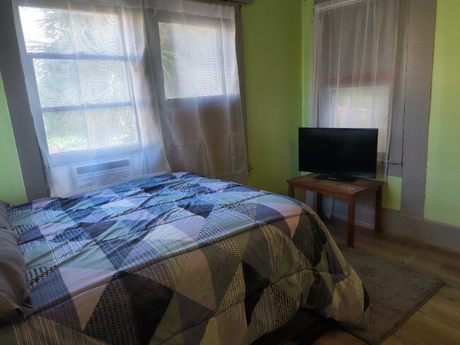 Photo - 420 M.L.K. Blvd S