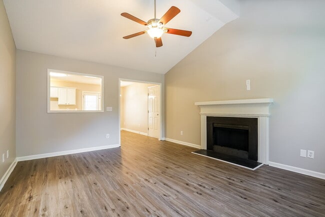 Photo - 2100 Havering Pl