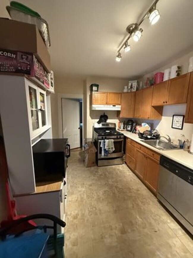 Photo - East Cambridge 2 Bedroom Apartment - 9/1