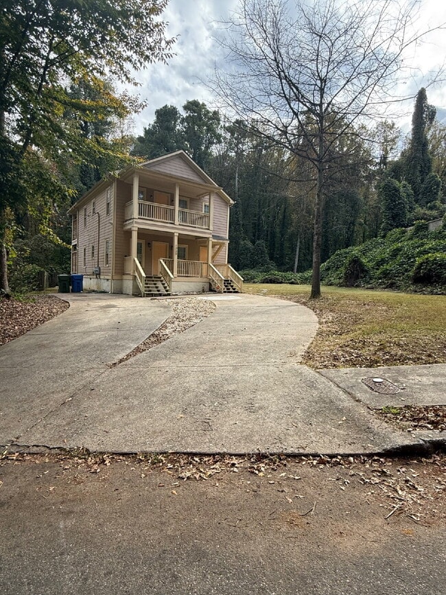 Photo - "Charming and Spacious 3-Bedroom Duplex in Atlanta – 1250 Sq Ft of Comfort!" Unidad A