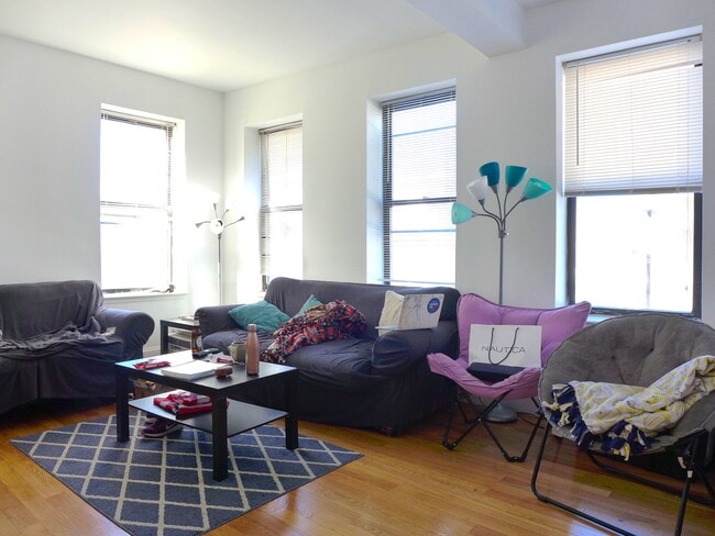 Building Photo - 31 Cunard St