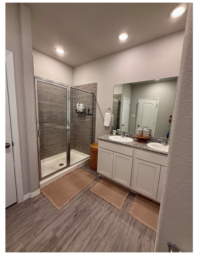 Photo - 834 Redinger Ridge Dr