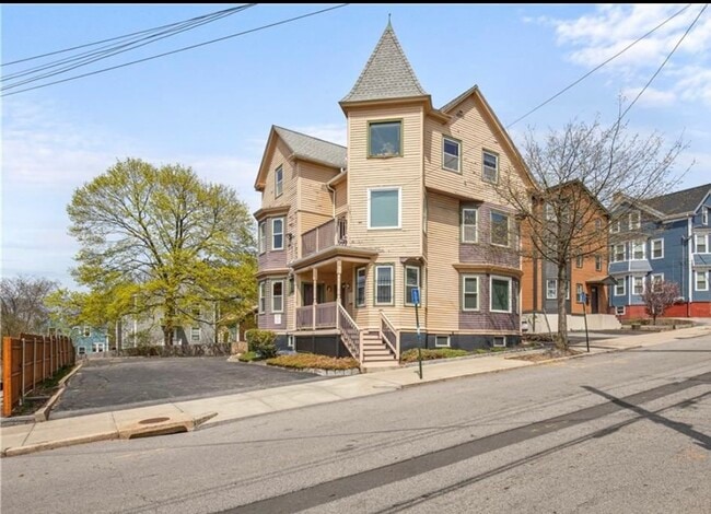 Building Photo - 42 Cypress St Unit Apt 2