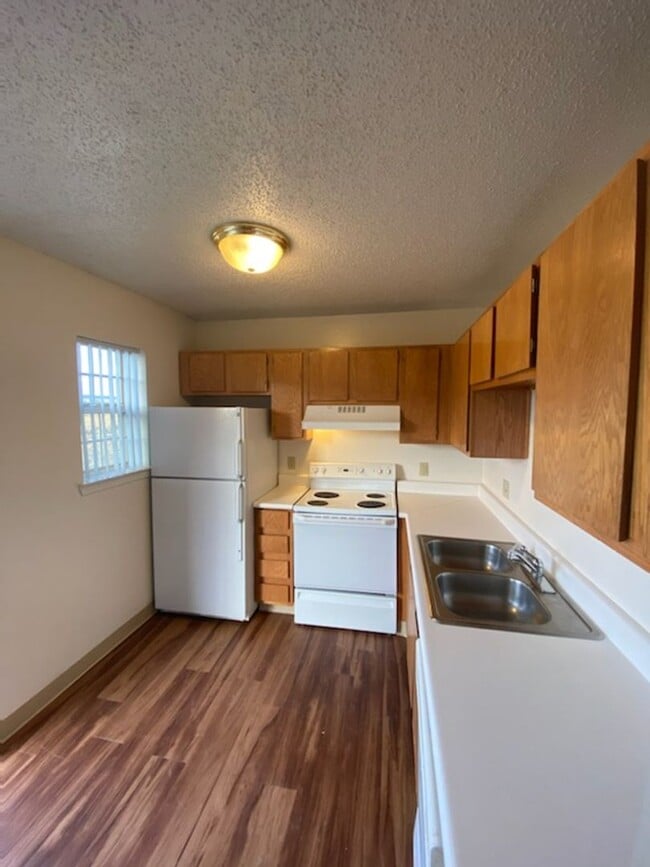 Cottonwood Estates Apartments