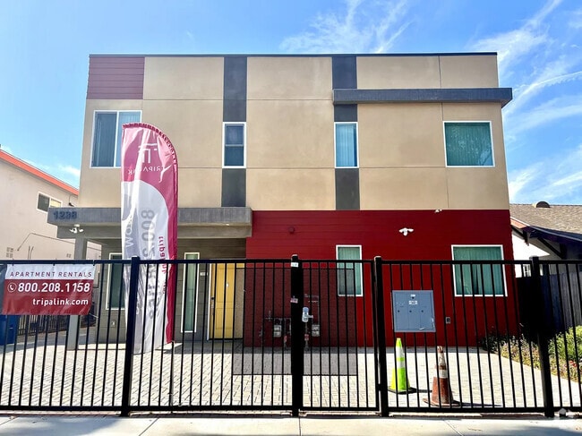 Building Photo - 1236 W 37th St Rental