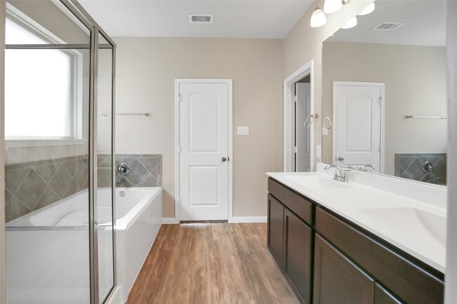 Building Photo - 4759 Creekside Hvn Trl