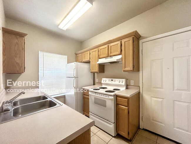 Photo - 3017 Douglas Fir Dr