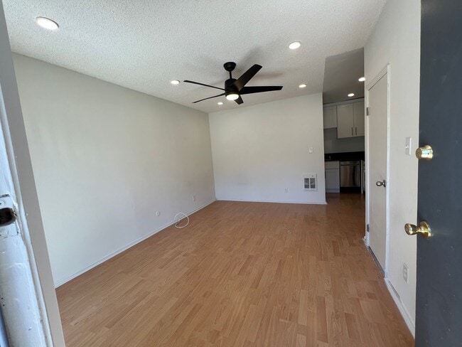 Photo - 3746 S Canfield Ave Unit 1