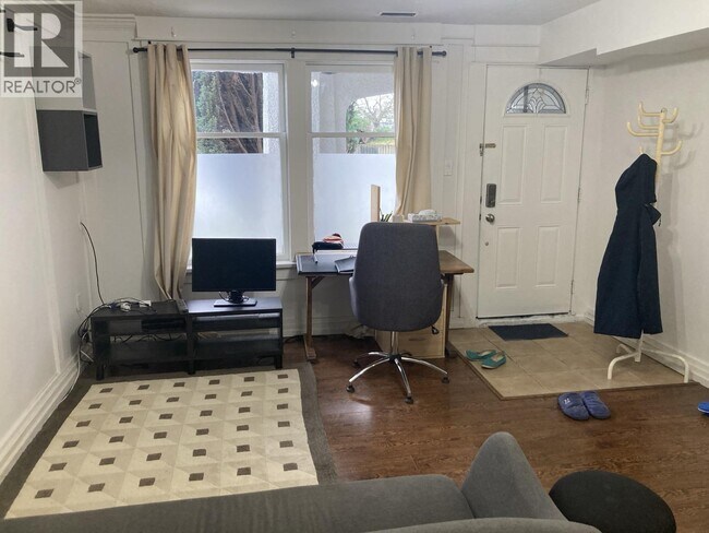 Photo - 5032 Fraser St Unité Garden