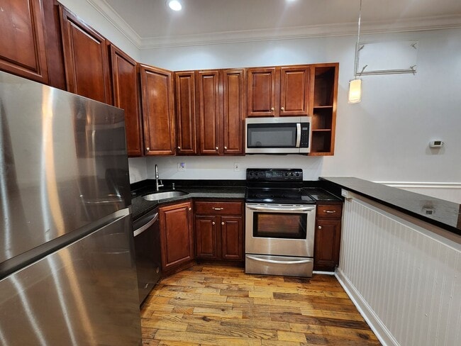 Building Photo - 3209 W Montgomery Ave Unit 1st Floor
