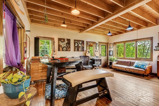 Photo - 41 Dillingham Ests Trl