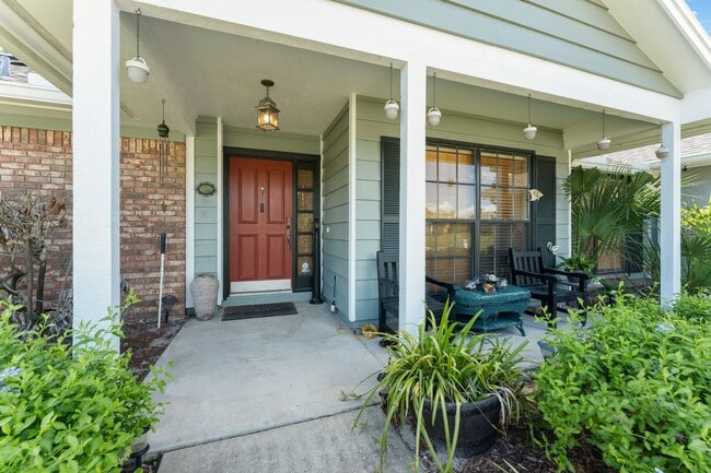 1341 S Ridge Lake Cir