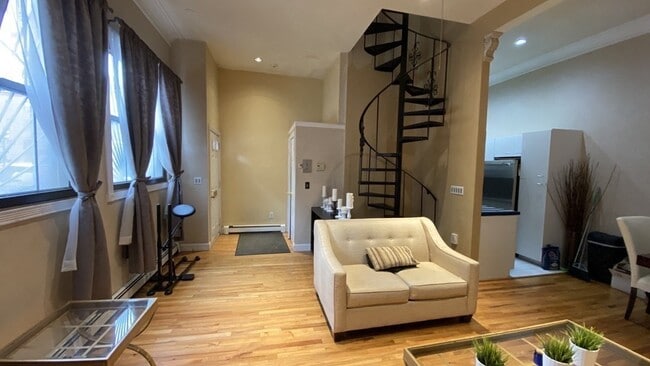 Photo - 608 Tremont St Unit 2