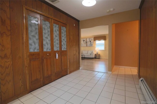 Photo - 18 Strathmore Village Dr