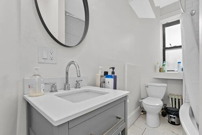 868 Huntington Ave Unit 3