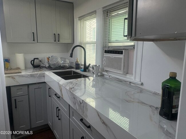 Building Photo - 309 Hume St Unit D