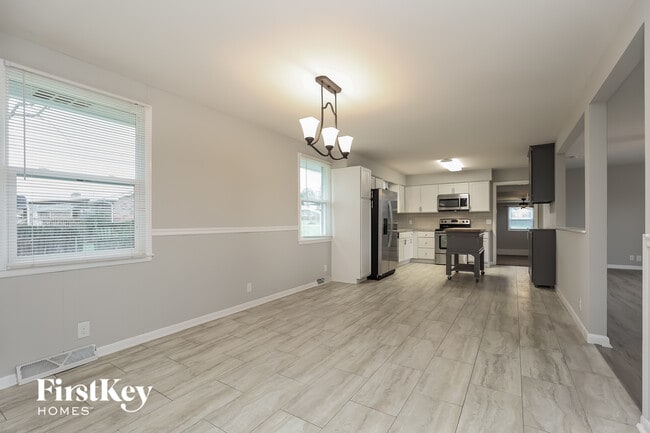Photo - 159 Wessington Pl