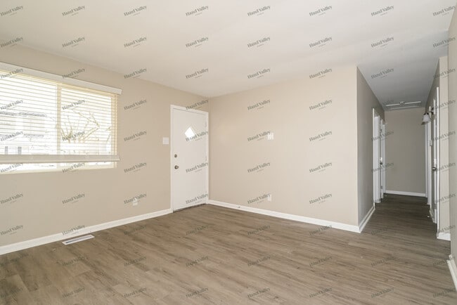 Photo - 1538 Redman Blvd