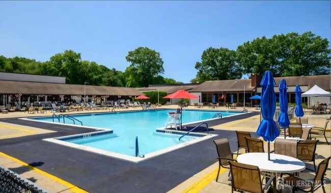 Photo - 11 Pine Cluster Cir