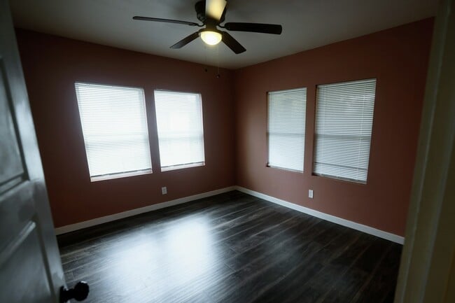 Photo - 2118 Berwick Ave