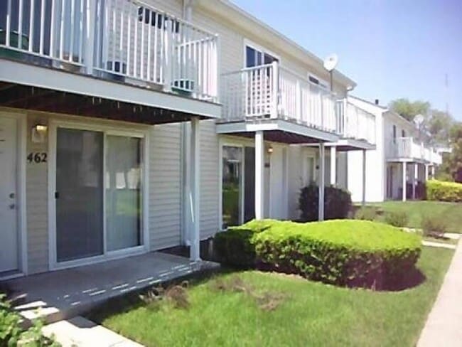 Photo - 487 Meadow Green Ln