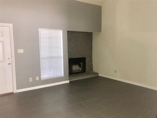 Building Photo - 9208 Sweetwater Dr Rental