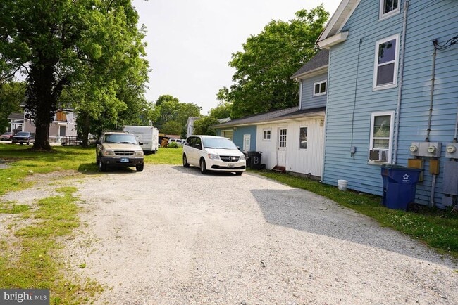 Photo - 202 E Grove St Unidad A